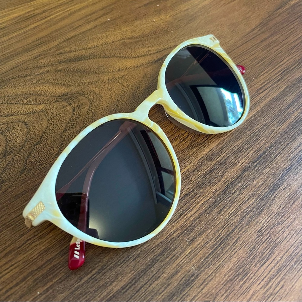 Le Specs Ufology Alt Fit in Gold Quartz - Picture 5 of 11